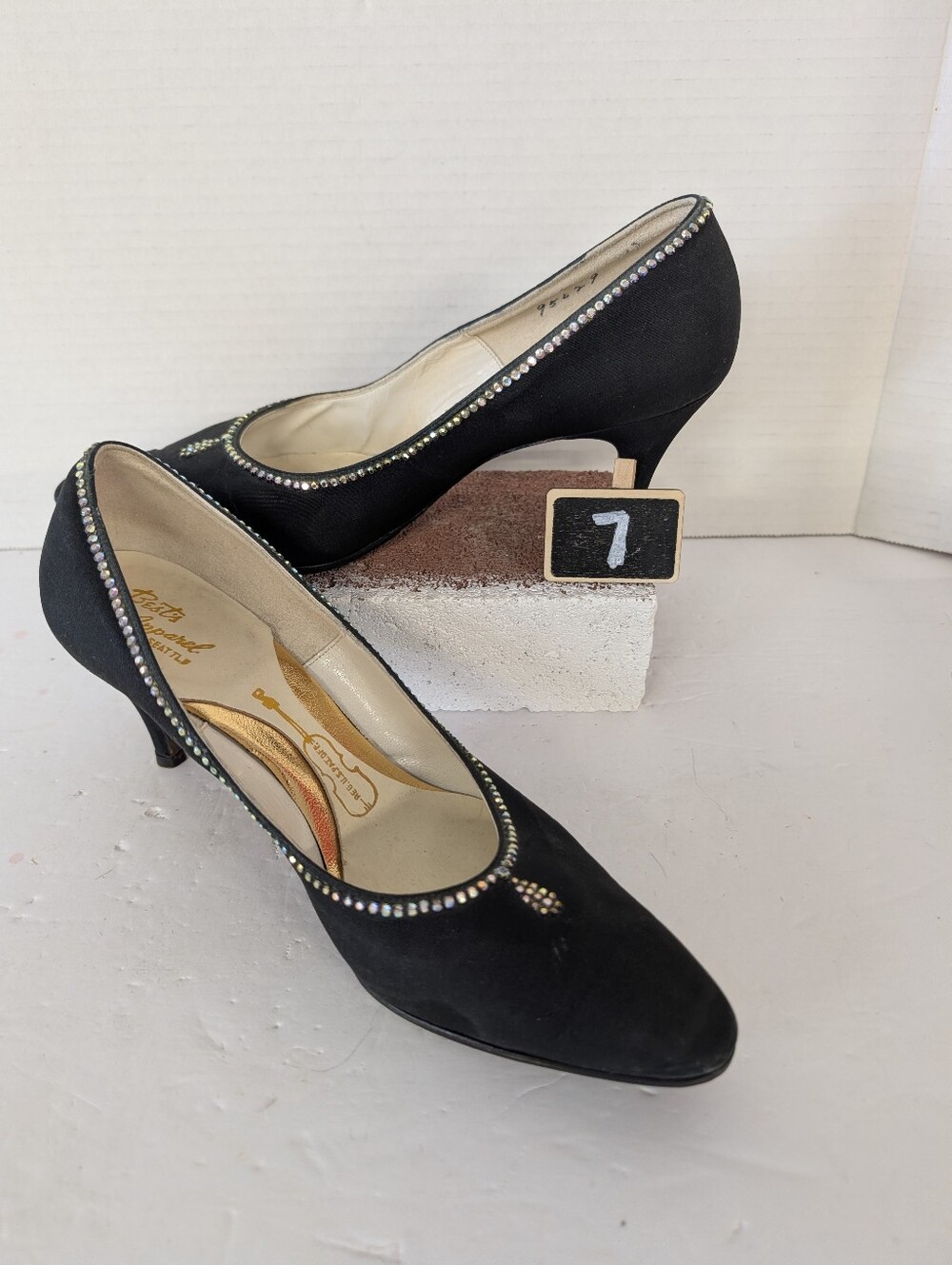 Vintage Shoes Black Crystal-Trim Fabric  Kitten Heel Pumps 1950s Sz 7